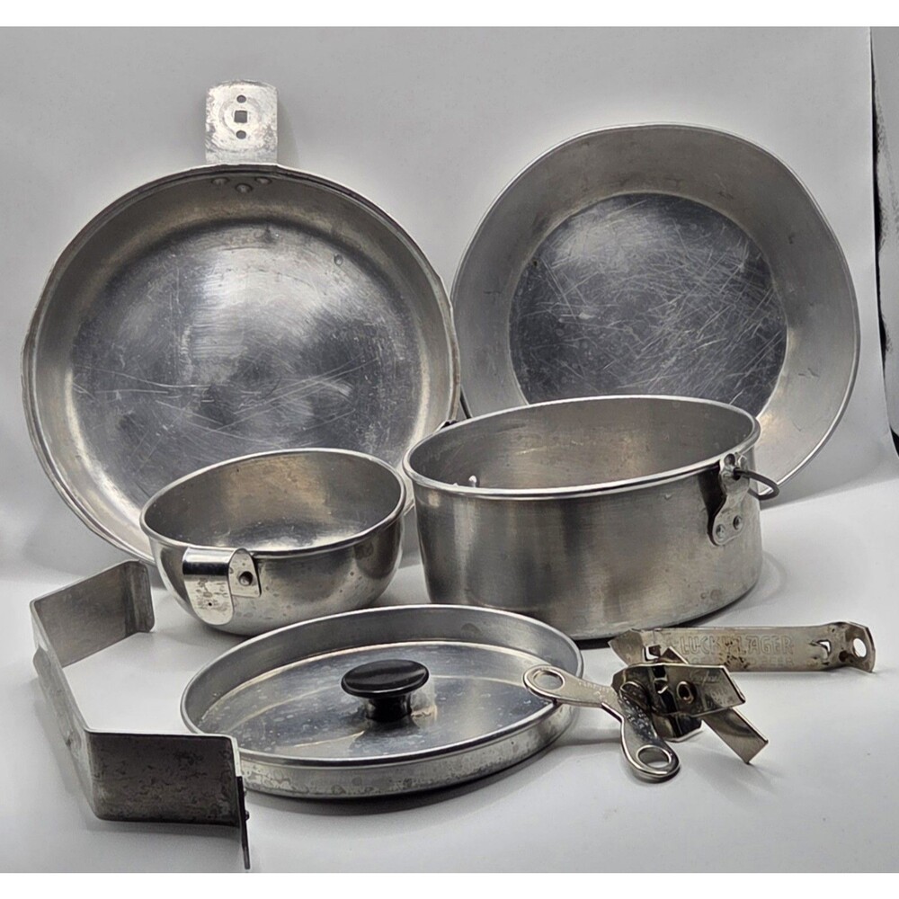 VTG 8 Pc Italian Nesting Camp Mess Kit w 1950s Lucky Lager Opener Vaughan Bottle